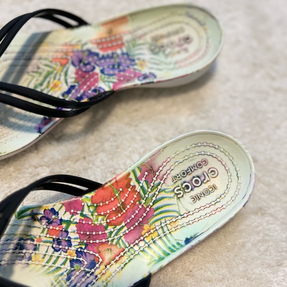 Crocs flip flops - Picture 1 of 4